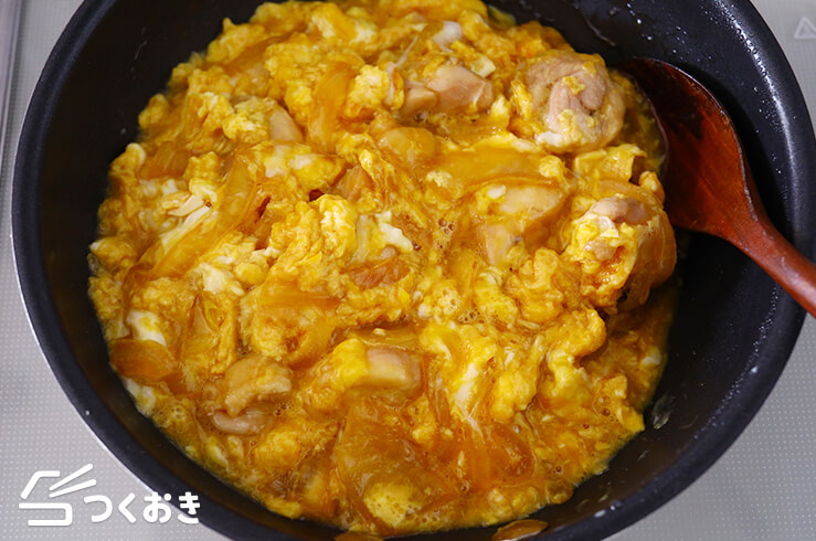 鶏肉とたまねぎの卵とじの料理手順その3