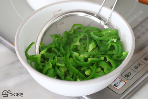 ピーマンともやしの黒すりごま和えのレシピ 作り方 つくおき