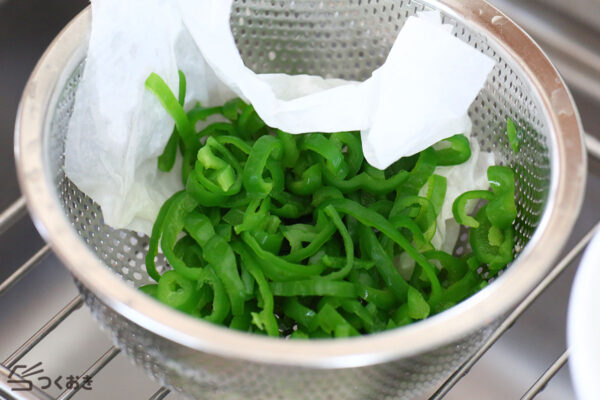 ピーマンともやしの黒すりごま和えのレシピ 作り方 つくおき