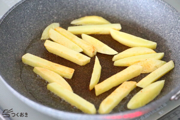 じゃがいもとさつま揚げの醤油炒めのレシピ 作り方 つくおき