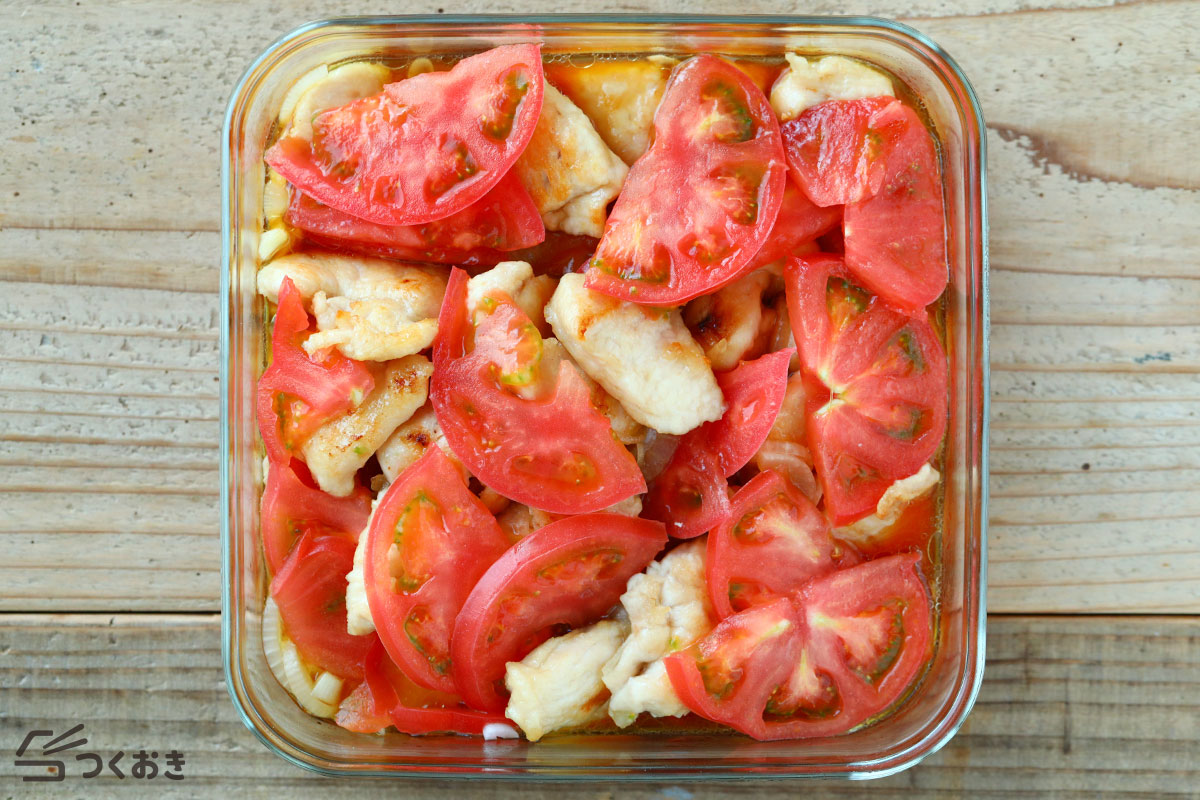 チキンとトマトと玉ねぎのマリネの冷蔵保存写真