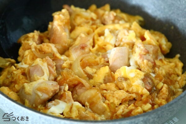 鶏肉と玉ねぎの卵とじ（親子丼の具）の手順写真その6