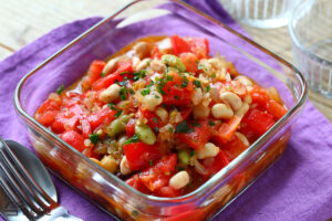 トマトと豆のサルササラダの写真