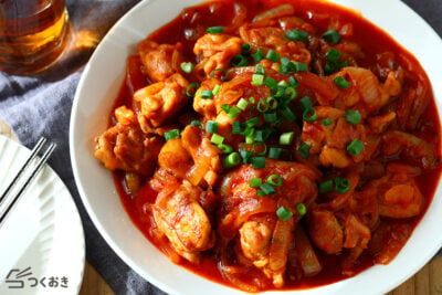 タッカルビ（鶏肉と玉ねぎの韓国風炒め）の料理写真