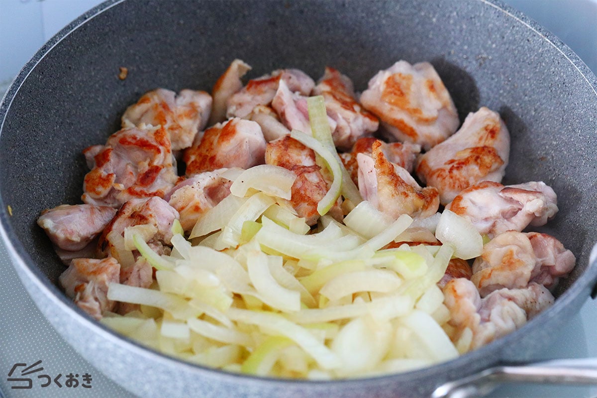 タッカルビ（鶏肉と玉ねぎの韓国風炒め）の手順写真その4