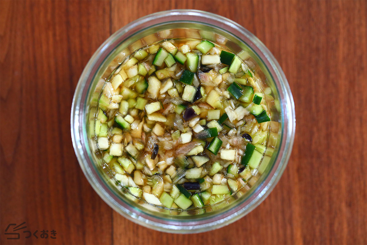手軽に野菜補給 夏野菜たっぷり刻み漬けの冷蔵保存写真