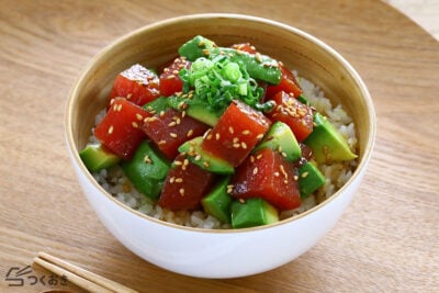 簡単ハワイ気分 まぐろとアボカドのポキ丼の料理写真