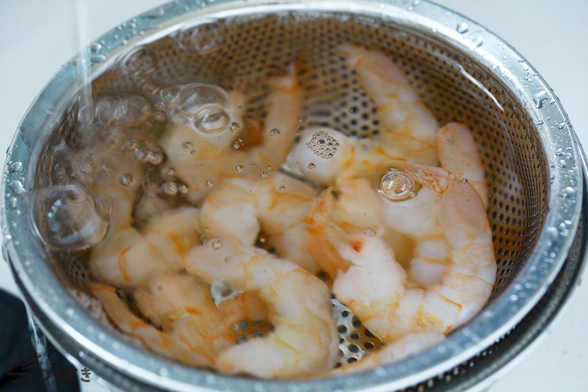 簡単なのに本格的！揚げずにプリプリえびマヨの手順写真その1