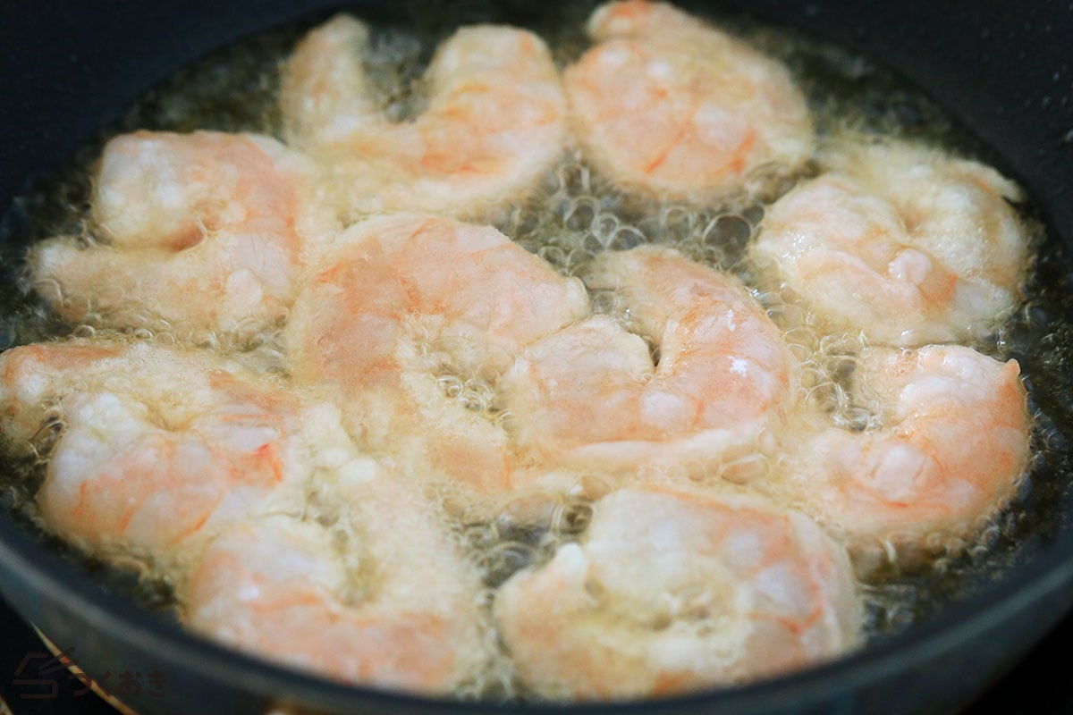 簡単なのに本格的！揚げずにプリプリえびマヨの手順写真その4