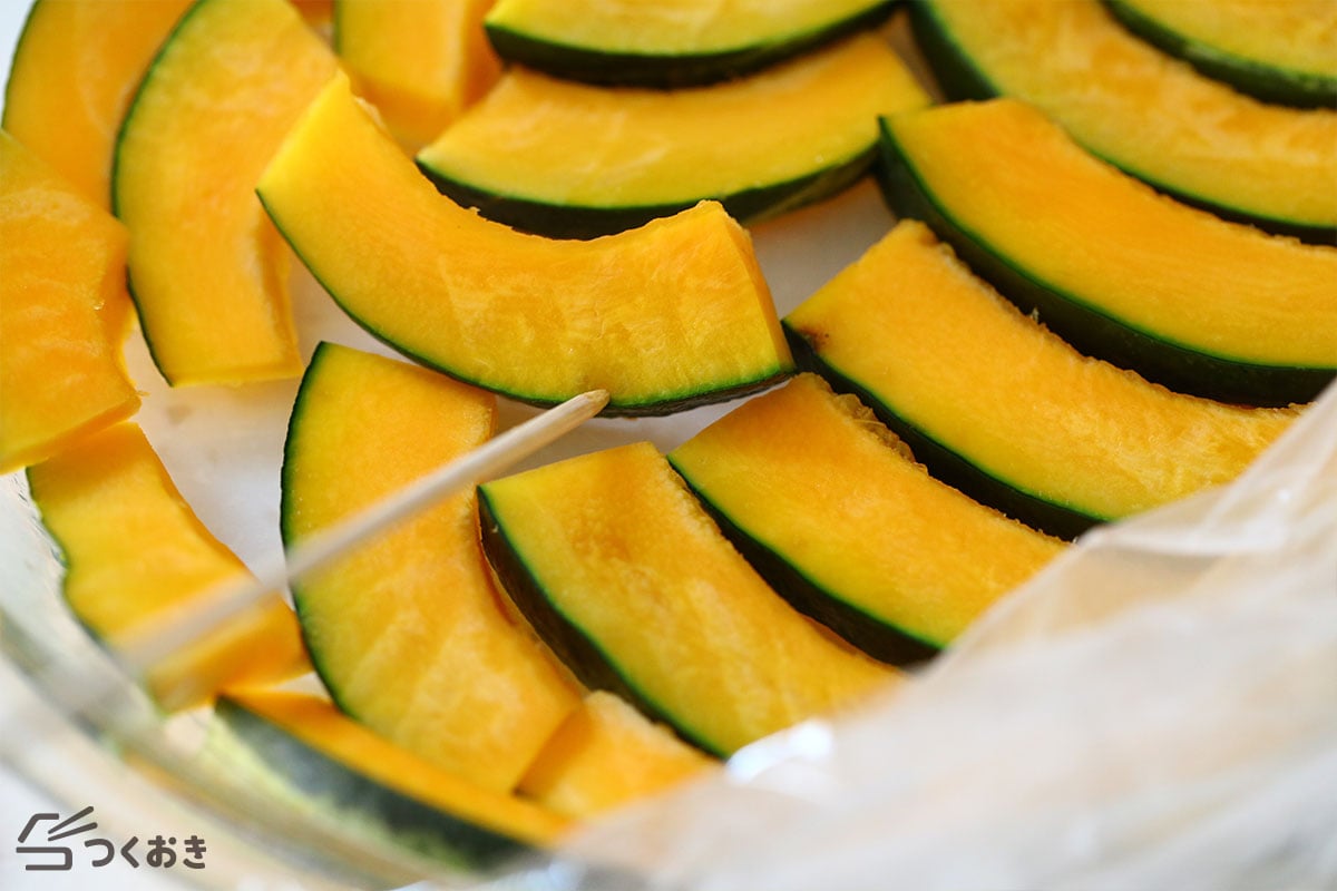 チンして焼くだけ！かぼちゃの甘辛焼きの手順写真その1