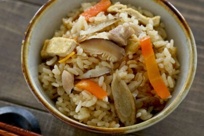 炊飯器で簡単！基本の五目炊き込みご飯の写真