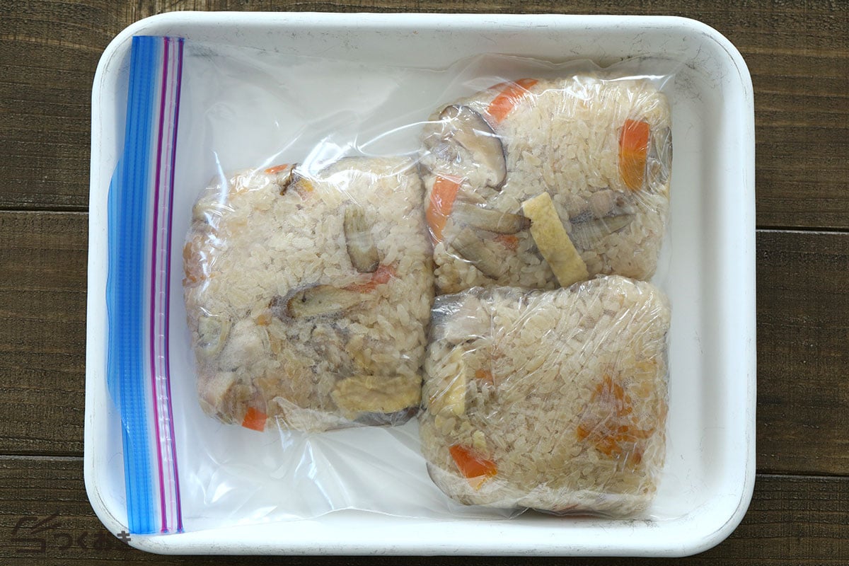 炊飯器で簡単！基本の五目炊き込みご飯の冷凍保存写真