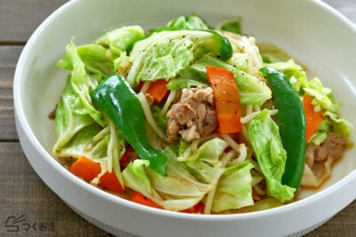 基本の味付けで簡単！肉野菜炒めの料理写真