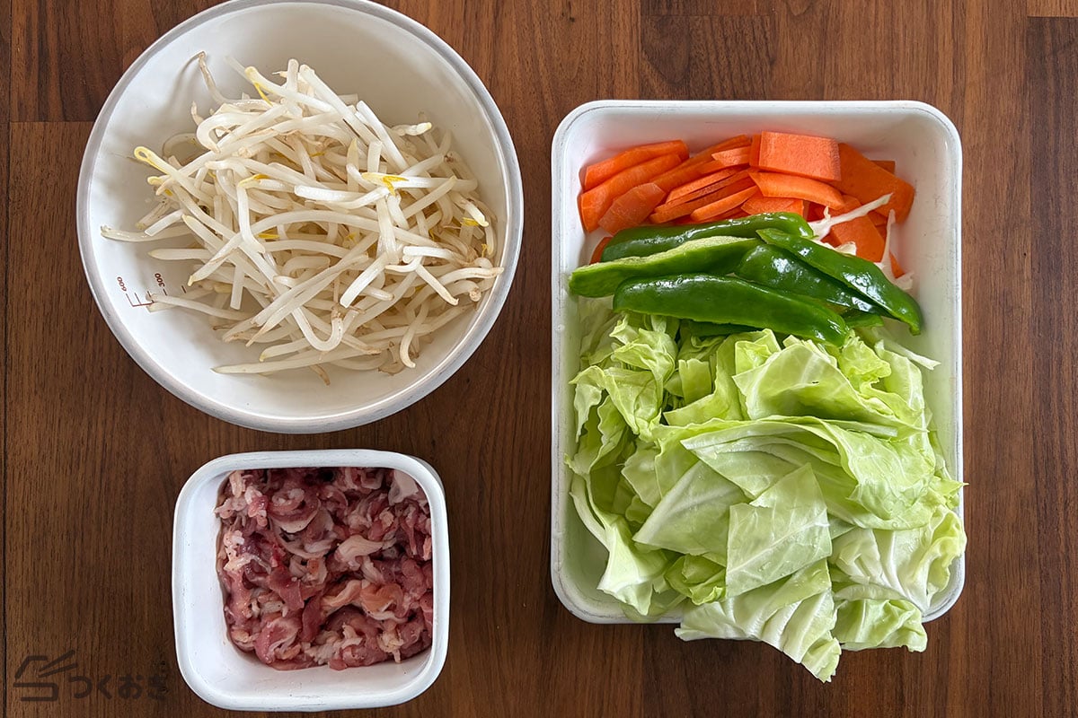 基本の味付けで簡単!肉野菜炒めの手順写真その1