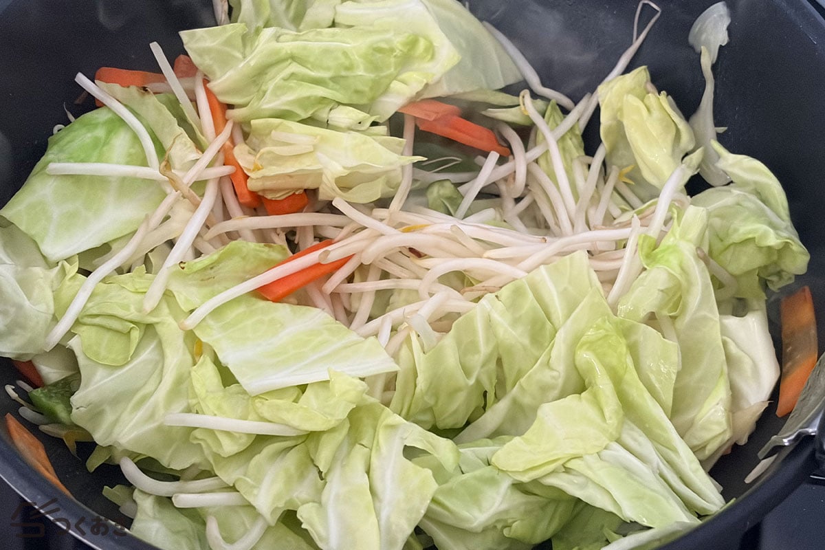 基本の味付けで簡単!肉野菜炒めの手順写真その4