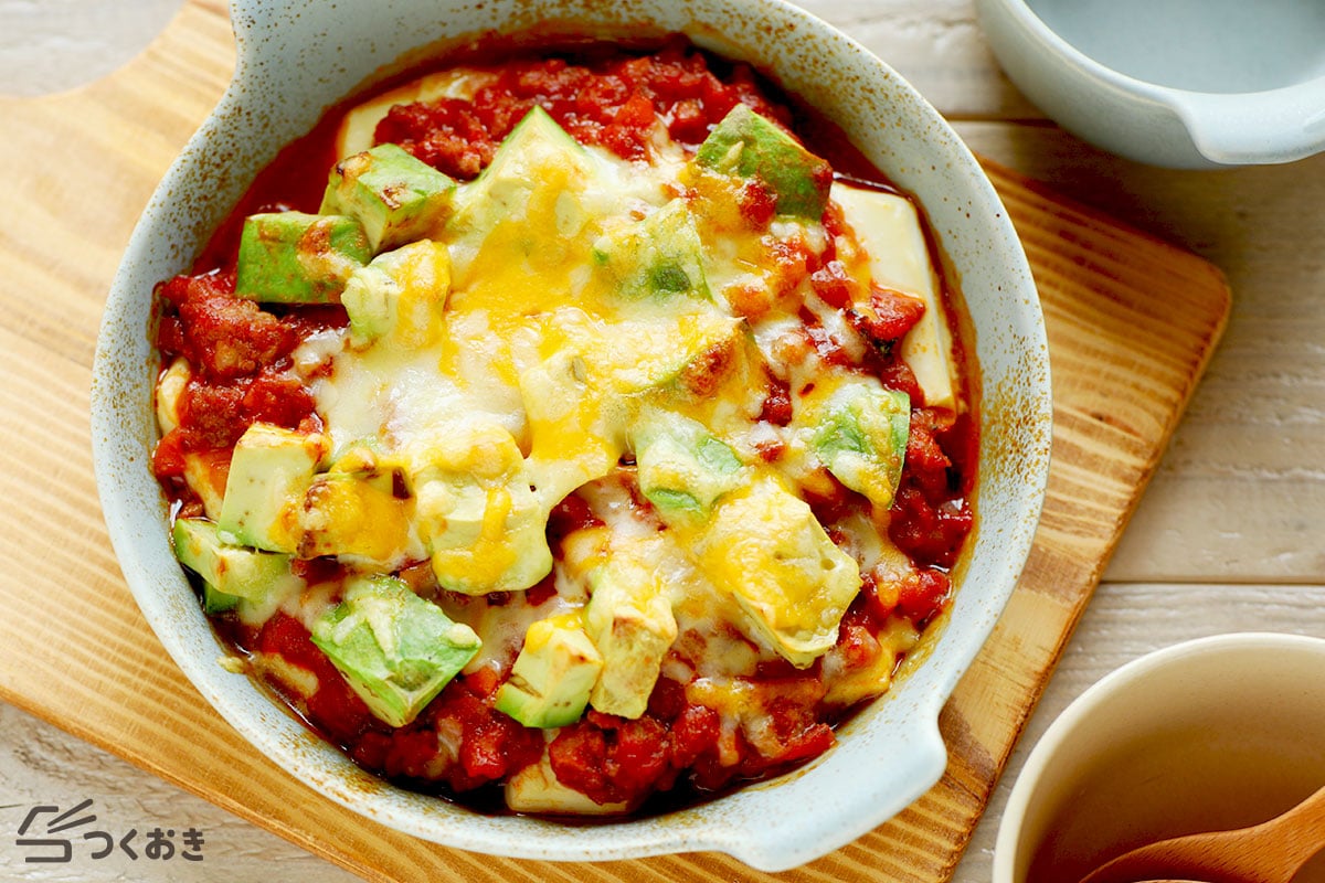 豆腐とアボカドのミートグラタンの写真