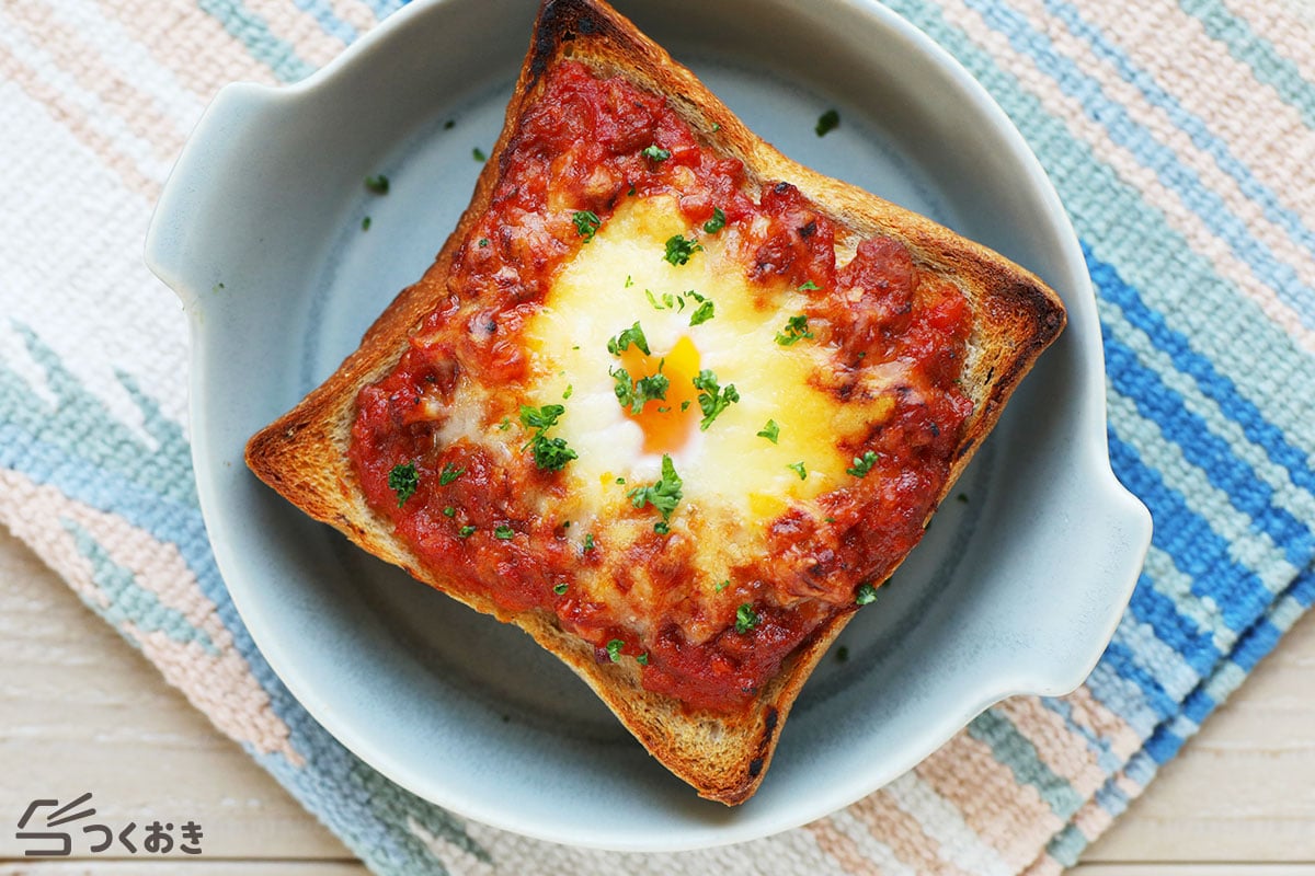 ミートソースのエッグトーストの写真