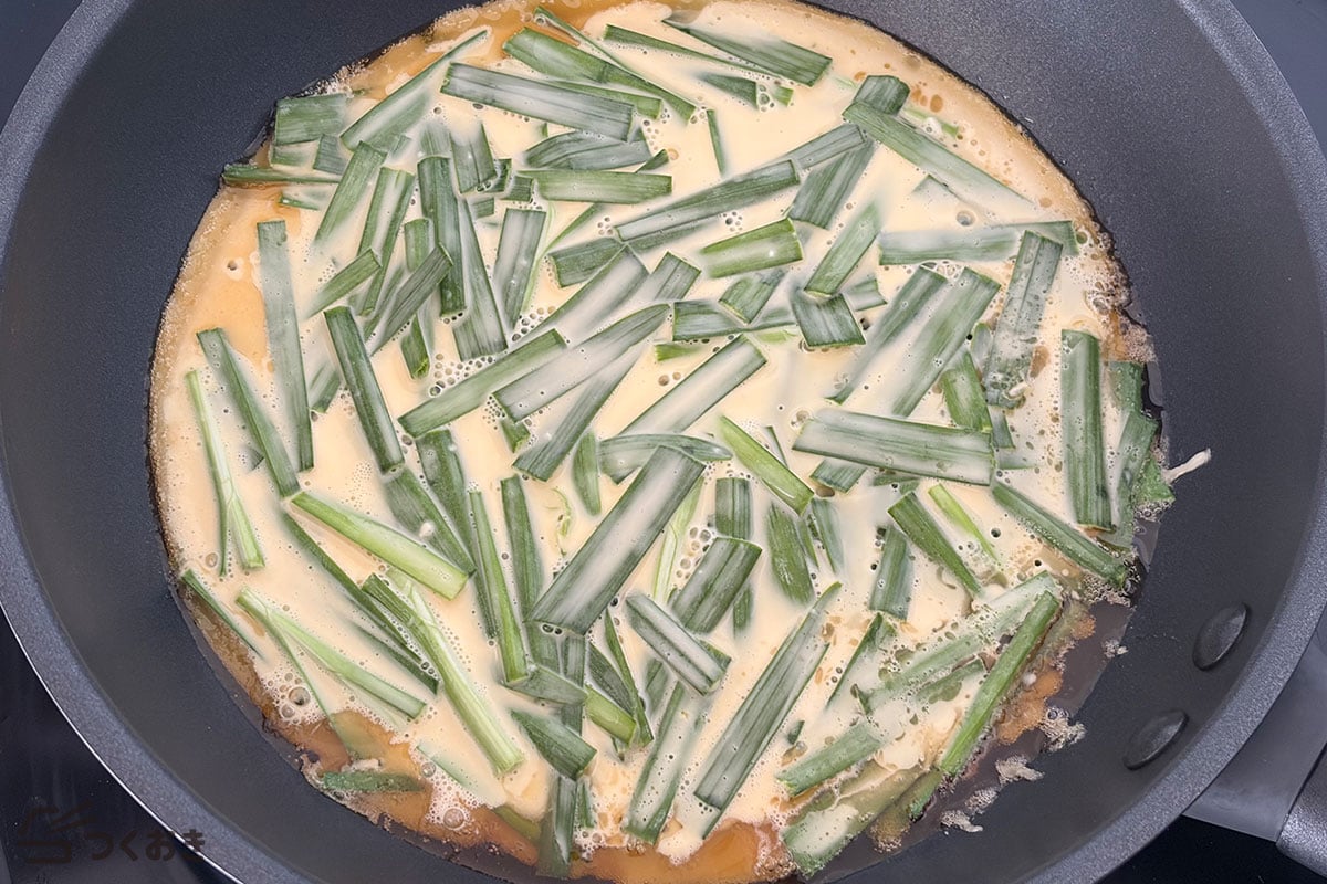 カリッともちもち！基本のニラチヂミの手順写真その2