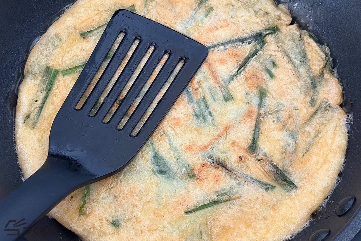 カリッともちもち！基本のニラチヂミの手順写真その4