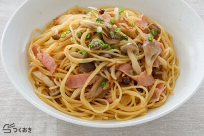 きのことベーコンのめんつゆ和風パスタの料理写真