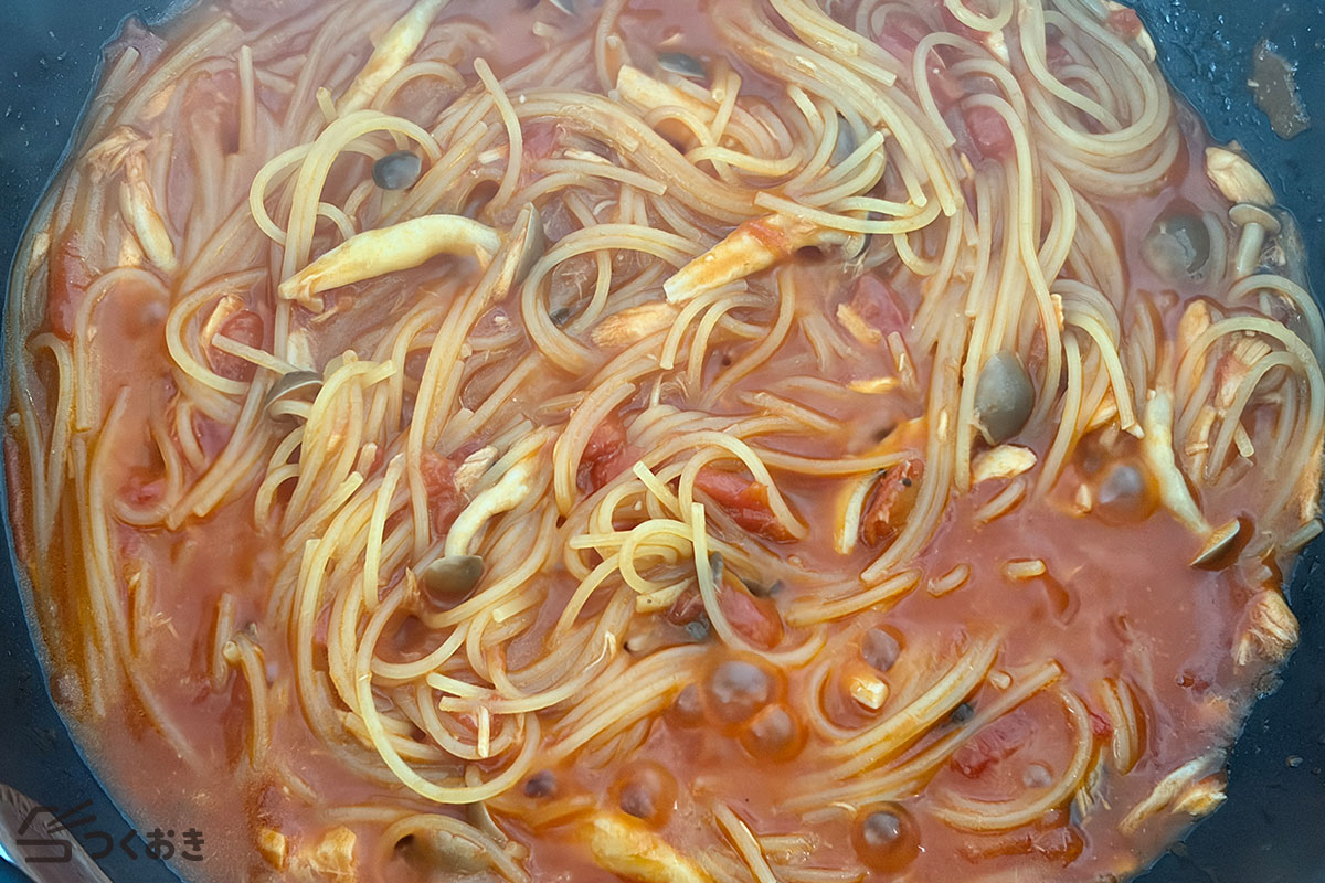 ワンパンで◎ ツナとしめじのトマトパスタの手順写真その5